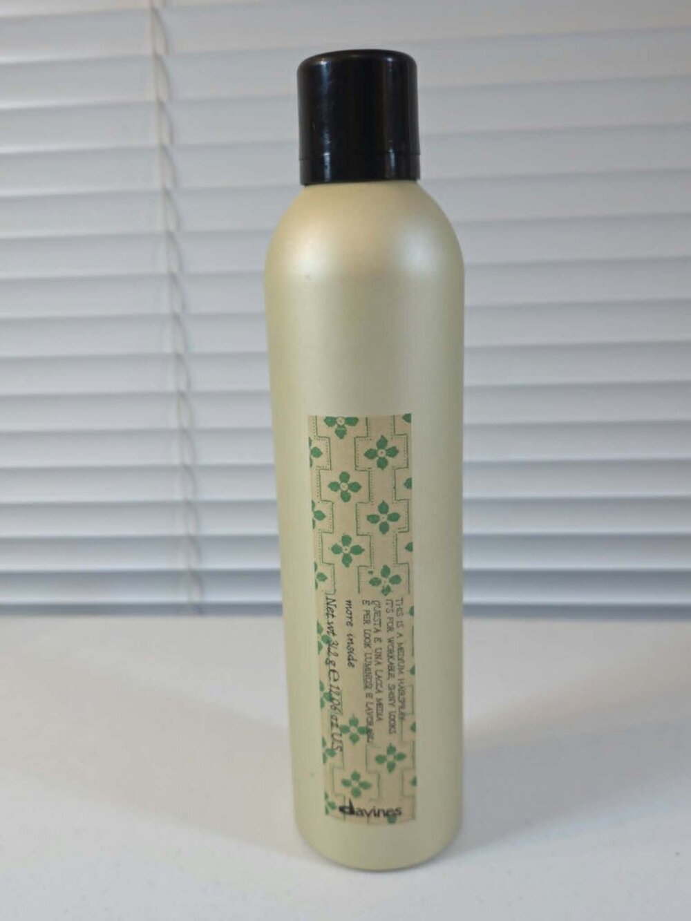 DAVINES MEDIUM HAIRSPRAY THIS IS A MEDIUM HAIRSPRAY SHINE WORKABLE 12.06 OZ NEW